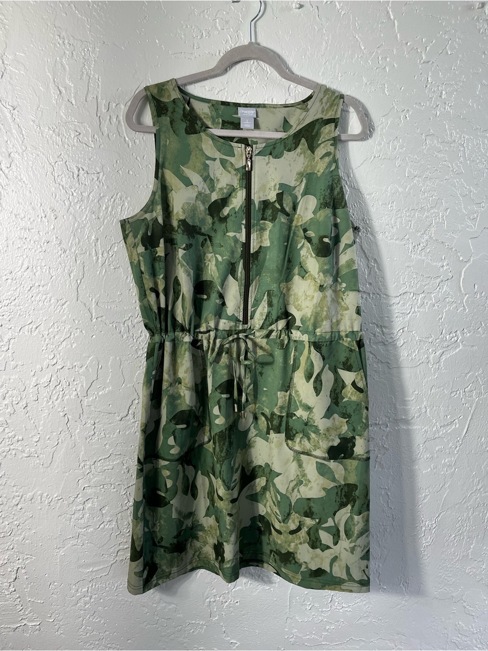 Chico’s Zenergy Green Abstract Zip Front Dress Size 2/12